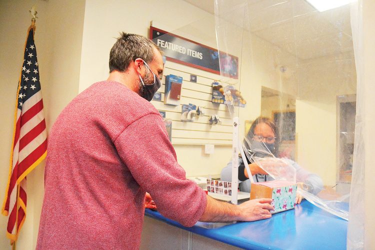 Deadline looms for Christmas package shipping | News, Sports, Jobs - Vimarsana News